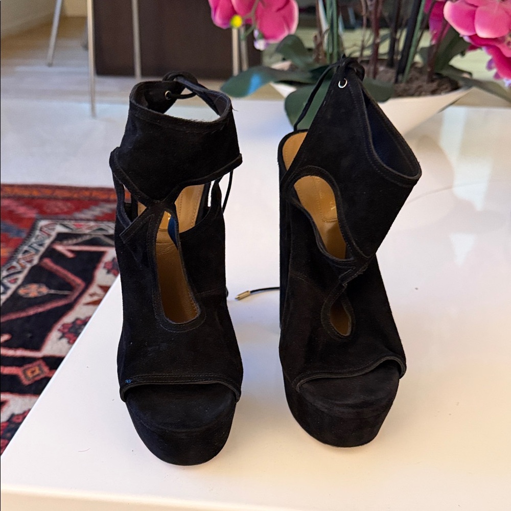 Aquazzura Suede Cutout Accent Black Pumps